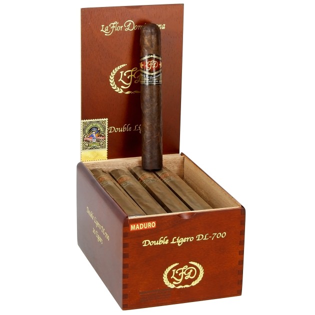 La Flor Dominicana Double Ligero 700 Maduro